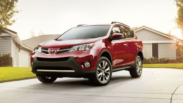 2017-Toyota-RAV4-crossover-SUV-01.jpg