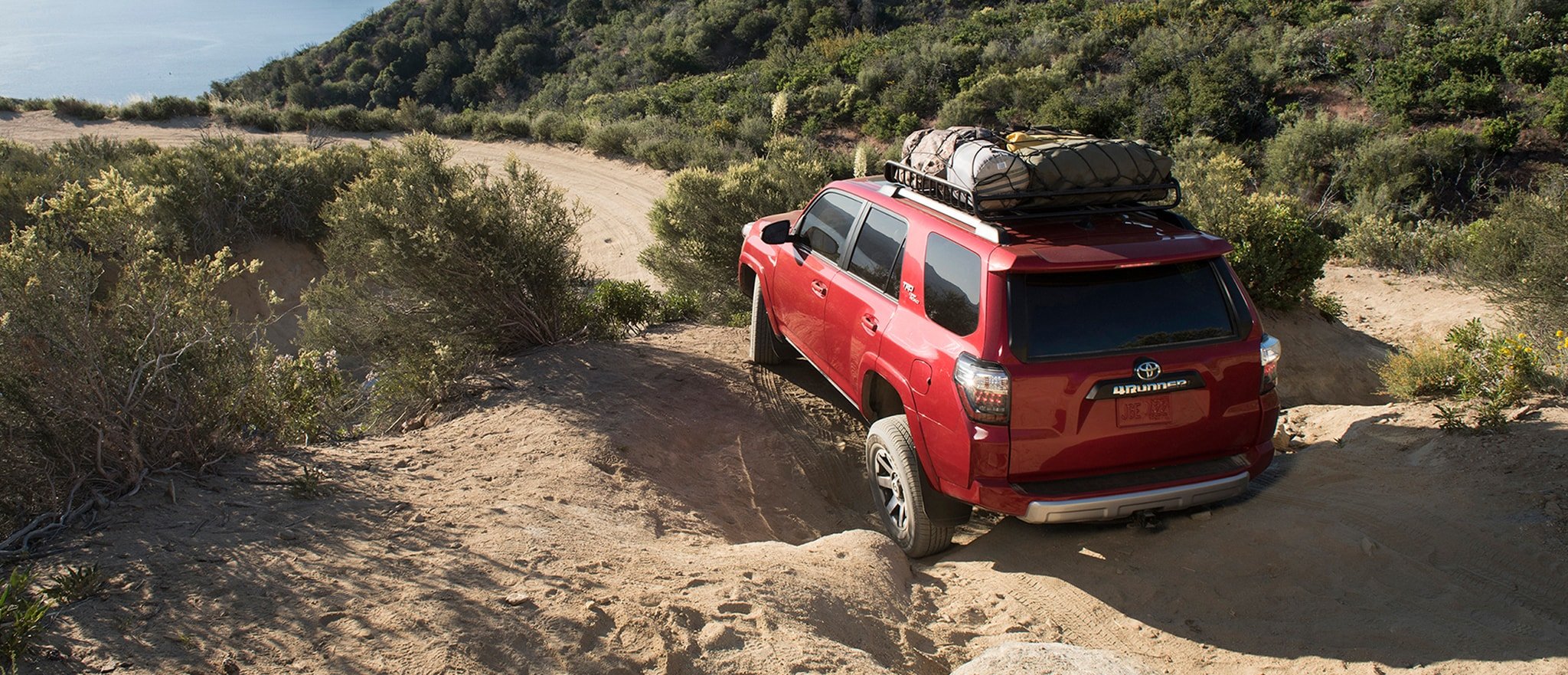 2017-Toyota-4Runner-TRD-Off-Road-Premium-rear-end-uphill.jpg