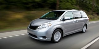 2012toyotasienna01prv.jpg